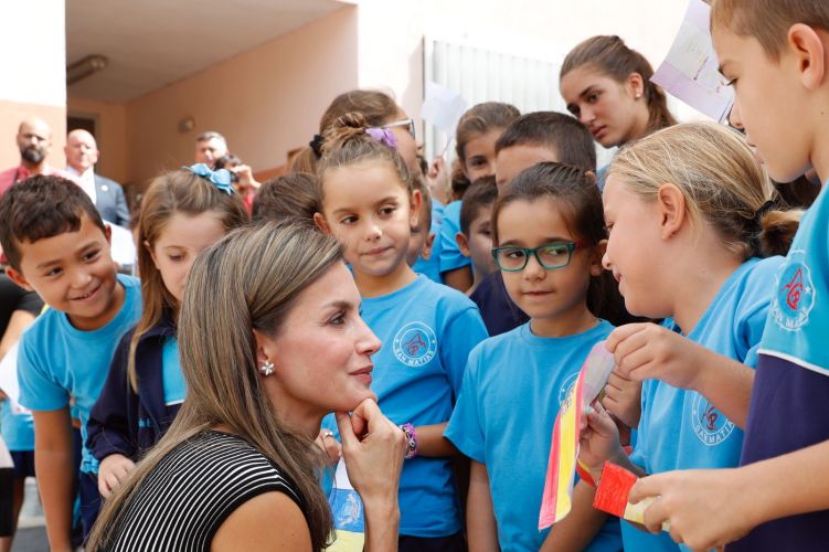 Letizia comete un acto humillante en su obsesión por proteger a Leonor y Sofía