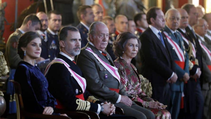 Letizia consigue su propósito y hunde a don Juan Carlos