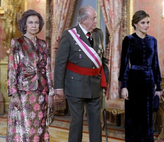 Don Juan Carlos y doña Sofía se lanzan contra Letizia y la destrozan
