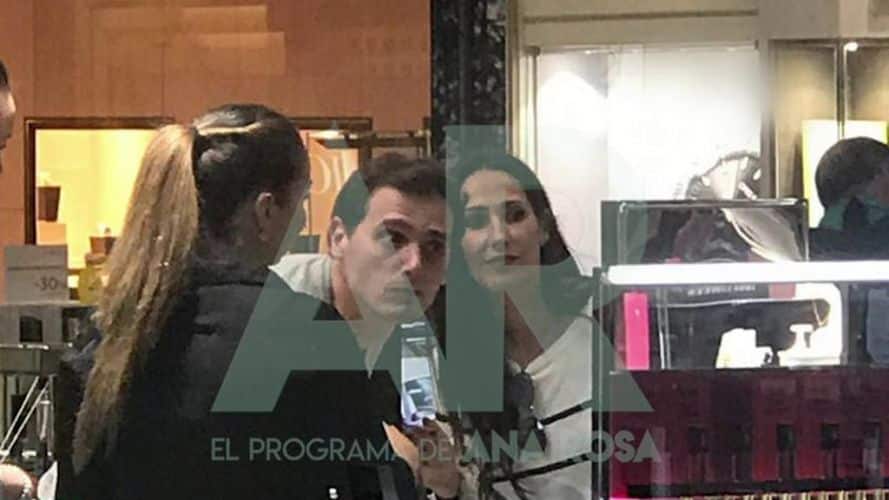 Albert Rivera y Malú oficializan su relación con estas fotos