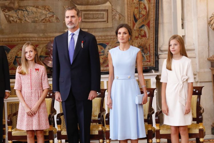 La familia real se muestra unida pese a los escándalos que amenazan a la Corona