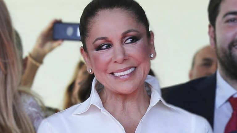 De Encarna Sánchez a Juan Gabriel: el dineral que ha sacado Isabel Pantoja de sus amistades