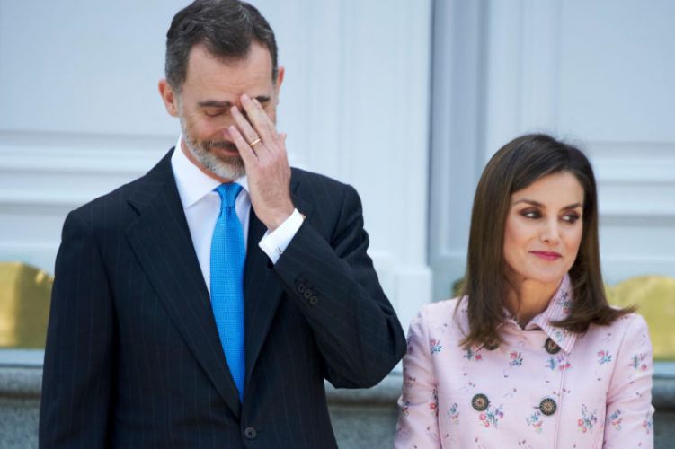 La estocada definitiva de Letizia a don Felipe: lo deja tirado en Holanda