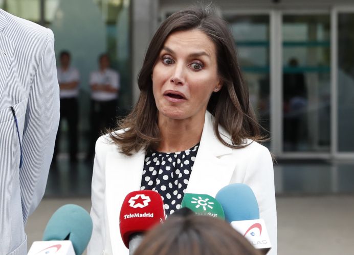 La estocada definitiva de Letizia a don Felipe: lo deja tirado en Holanda