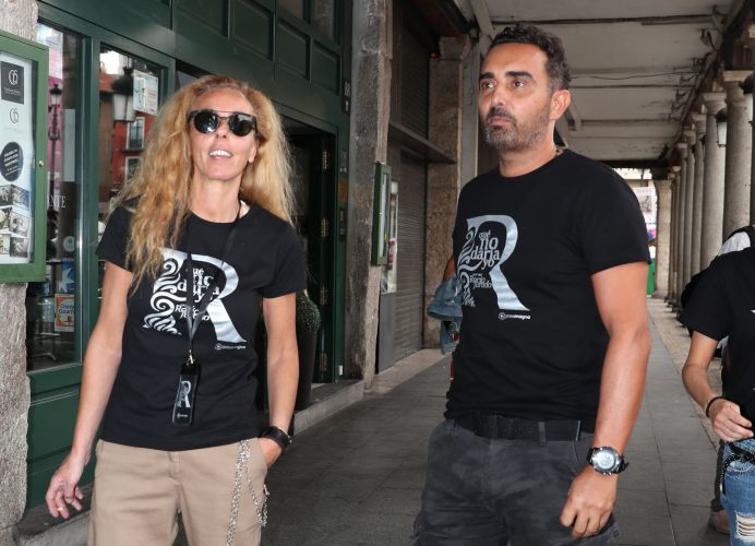 Rocío Carrasco y Fidel Albiac por las calles de Valladolid