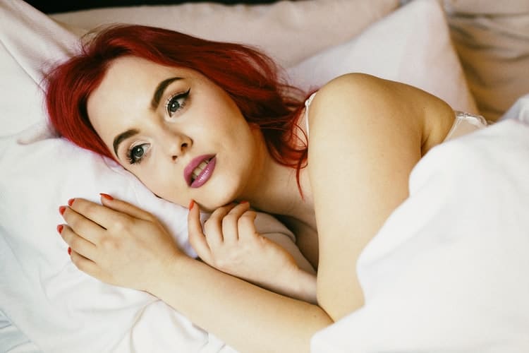 Trucos para dormir bien y levantarte con buena cara