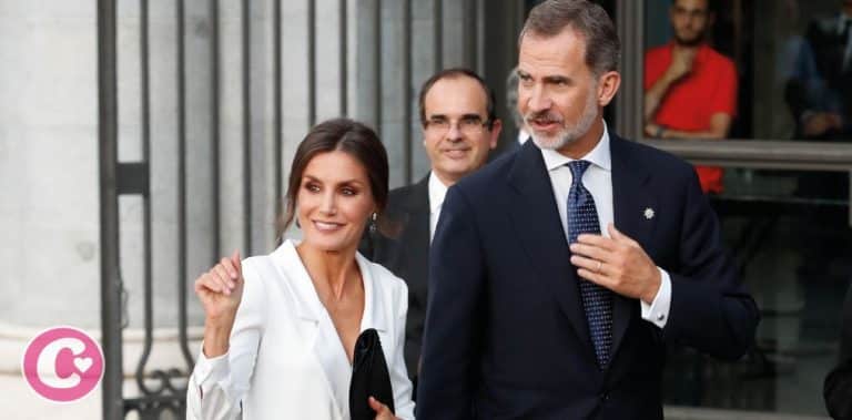 La estocada definitiva de Letizia a don Felipe: lo deja tirado en Holanda