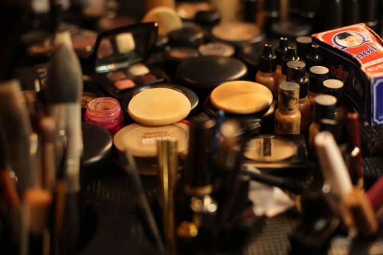 Los mejores trucos de maquillaje para quitarte años