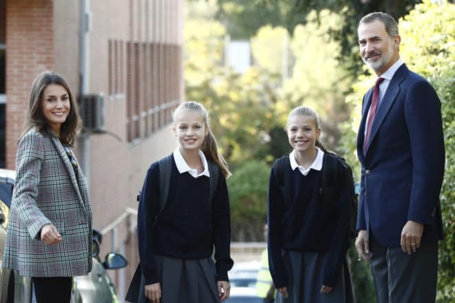 Letizia vuelve a liarla en el colegio de Leonor y Sofía con su última imposición