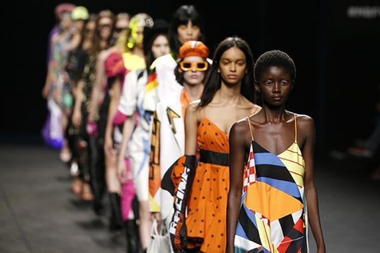 La MBFW Madrid 2023 continúa impulsando la moda de España en su 39 cumpleaños