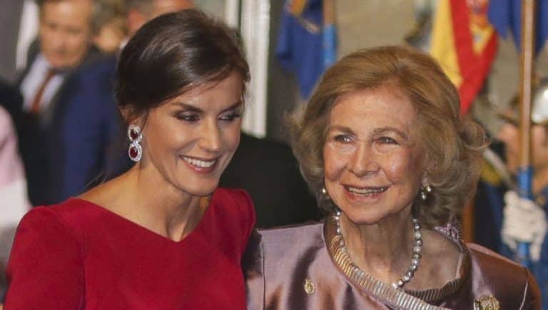 La reina Sofía cae en el vicio que tanto detesta de Letizia