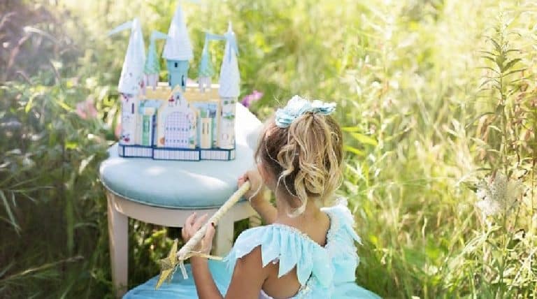 Más allá de los cuentos de princesas y superhéroes