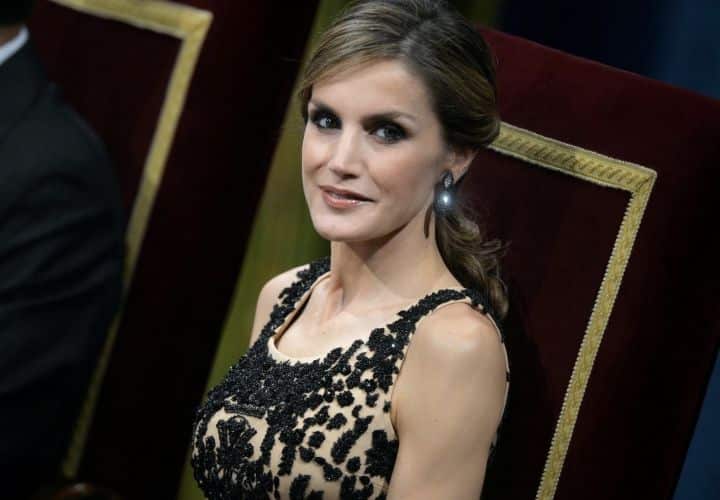 Sorpresa: la reina Letizia y otros famosos a los que les ha tocado la lotería que no sabías