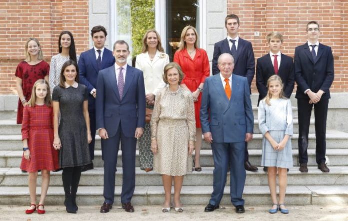 La falsa hija ilegítima del rey Juan Carlos tiene gustos dignos de Familia Real