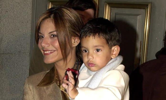 Ivonne Reyes y su hijo