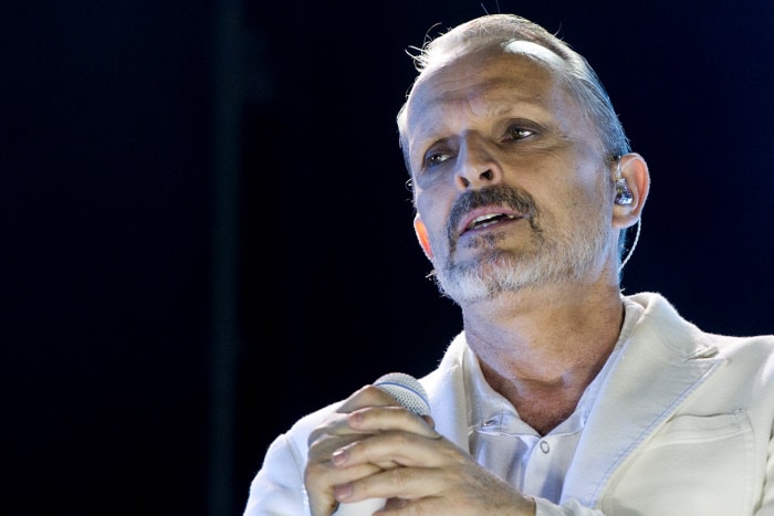 Miguel Bosé no es el único: otros famosos en contra del uso de mascarilla