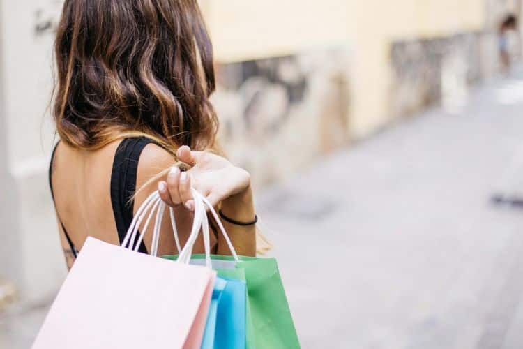 Cinco apuntes legales para sobrevivir en las rebajas