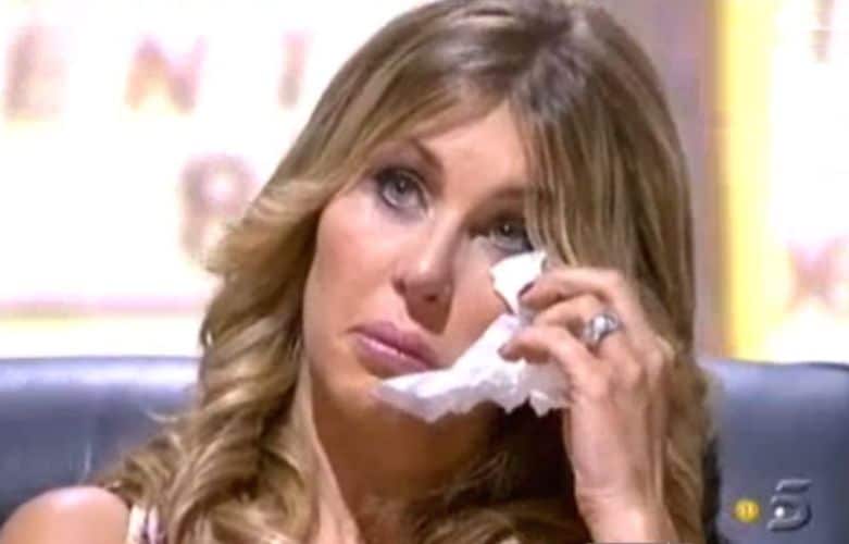 Malena Gracia al lado de Fabiola Martínez en su guerra mediática con Arévalo