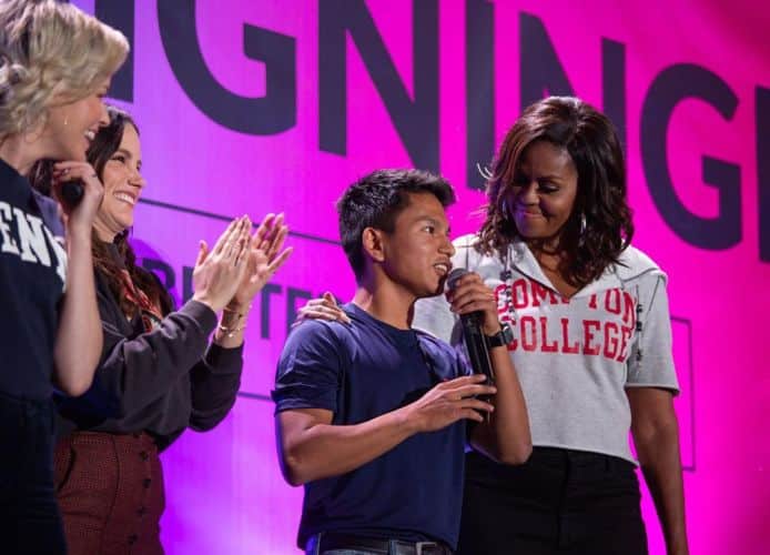 Michelle Obama espera continuar el éxito de su libro al compartir inspiradoras historias 
