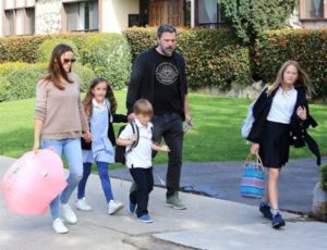 Ben Affleck y Jennifer Garner con sus hijos