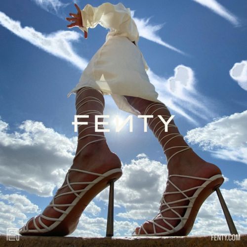 Rihanna espera poder agregar al menos cinco productos más a su marca Fenty en los próximos meses 
