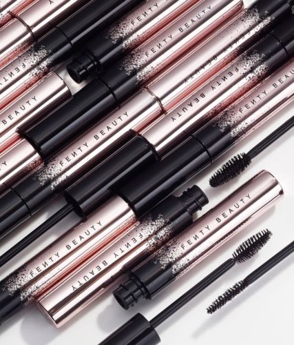 Rihanna espera poder agregar al menos cinco productos más a su marca Fenty en los próximos meses 
