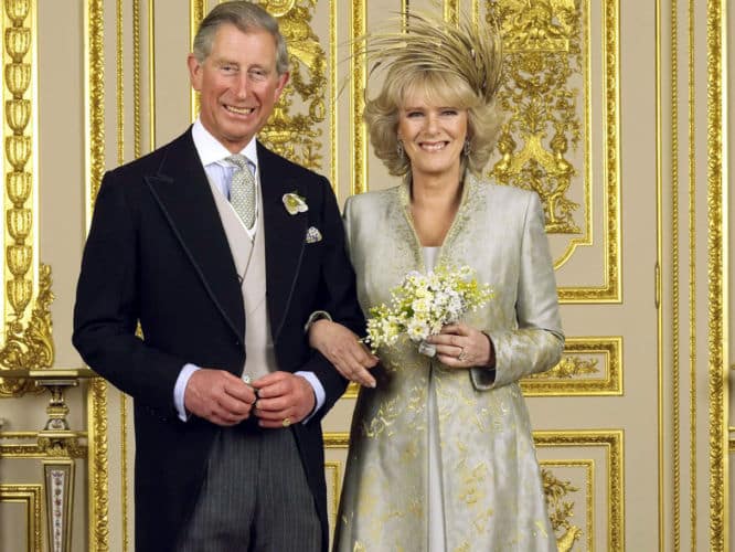 El príncipe William aceptará a Camilla como 'reina consorte', pero... ¿Y Harry?