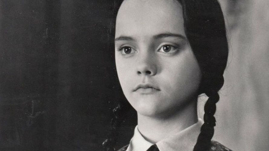 Christina Ricci interpretando su famoso persona en la cinta "La Familia Adams"