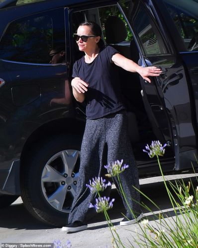 Christina Ricci fotografiada en Los Ángeles sin el anillo de matrimonio