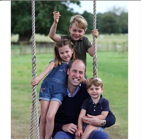 El príncipe William y sus tres hijos