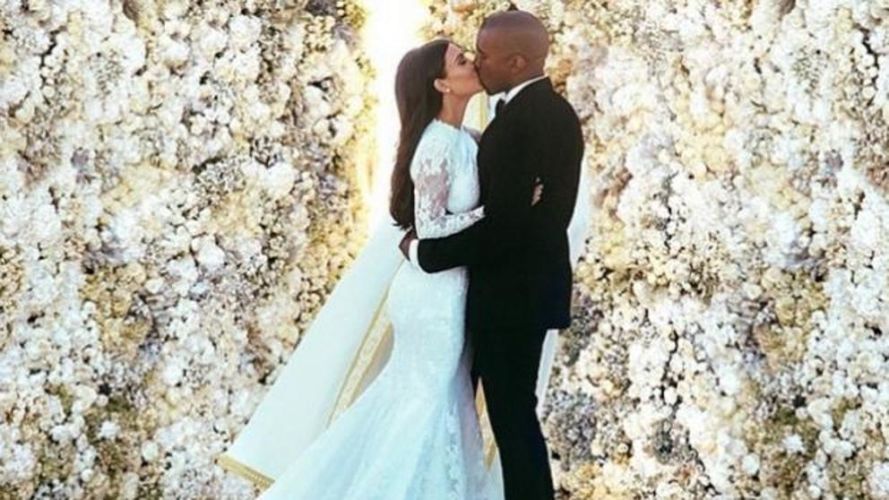 Kim Kardashian y Kanye West el día de su boda