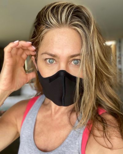 aniston Jennifer Aniston defiende el uso de mascarillas para protegerse del coronavirus