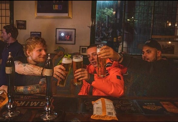 El éxito de Ed Sheeran vino acompañado de excesos y adicciones