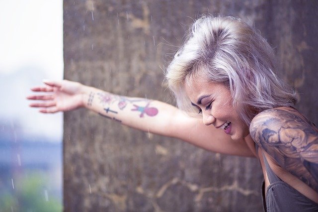 Trucos para proteger los tatuajes en verano
