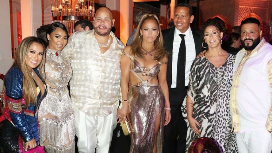 JLo celebra su cumpleaños 51 luciendo mejor que nunca Celebración del cumpleaños 50 de Jennifer López acompañada de su prometido Álex Rodríguez, familiares y amigos.