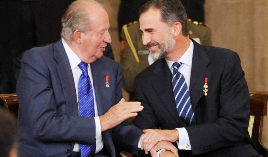El rey Juan Carlos llevaba 20.000 euros encima el día que se reencontró con sus seres queridos