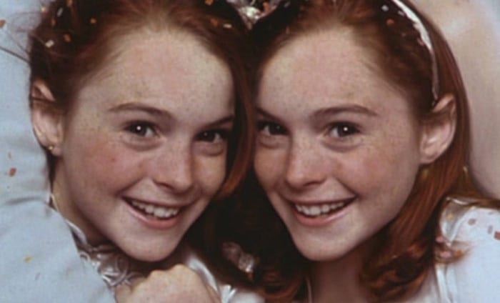 Lindsay Lohan de nina en juego de gemelas 