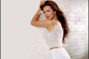 No creerás lo que sufrió Thalía para tener la cintura de avispa en su nuevo videoclip "Estoy Soltera"