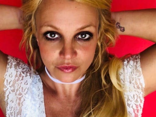 La bizarra actitud que Britney Spears adoptó en una entrega de premio dejó mucho de qué hablar
