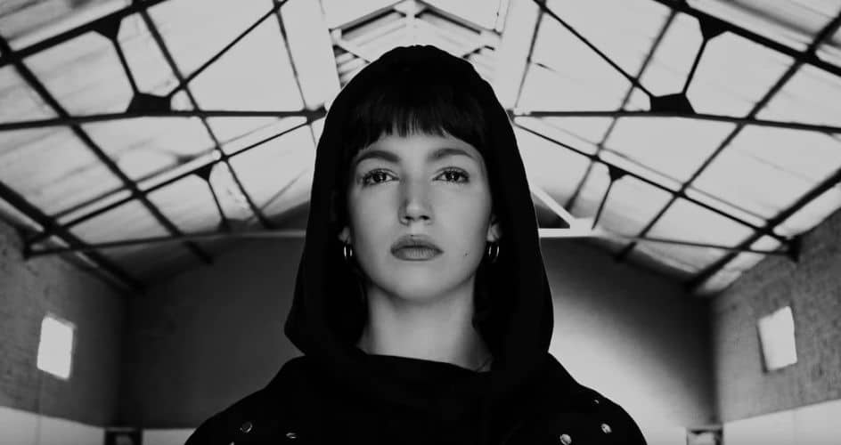 Úrsula en videoclip de Dua Lipa