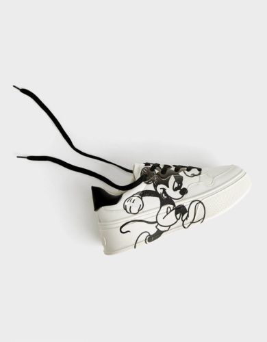 zapatilla mickey bershka
