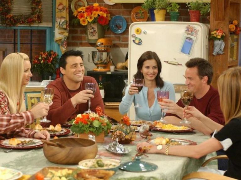 El mejor plan casero para este verano: series y vino