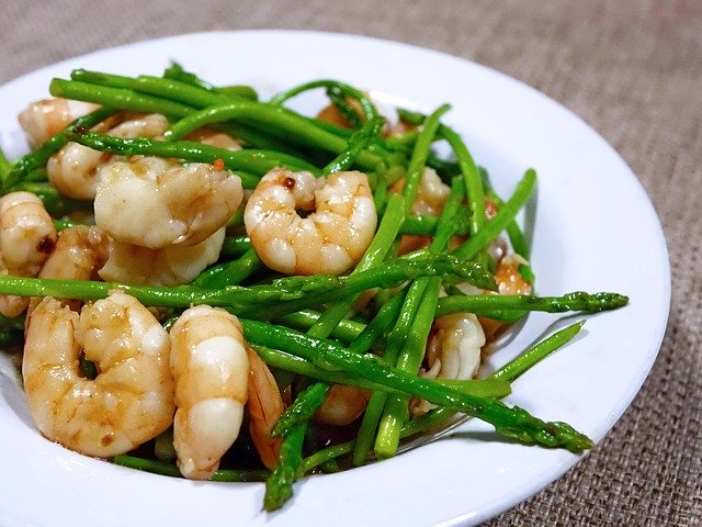 cena esparragos gambas