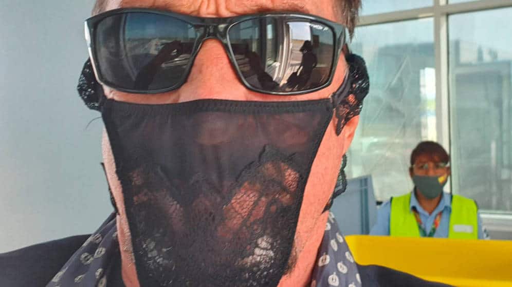 Miguel Bosé no es el único: otros famosos en contra del uso de mascarilla