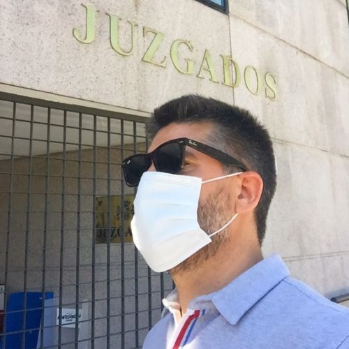 Las vacaciones de Toño Sanchís tras su desahucio: mucho que olvidar y una advertencia a Belén Esteban