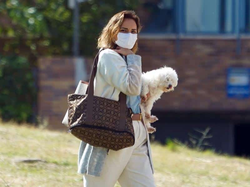 Chenoa da la bienvenida al otoño con un perfecto total look en crudo