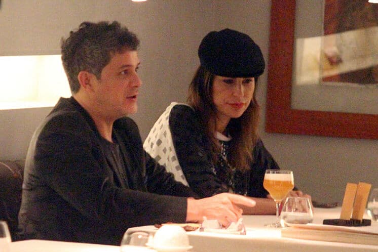 Alejandro Sanz y Raquel Perera 