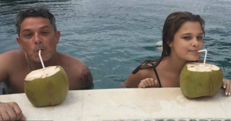 Alejandro Sanz y su hija Manuela