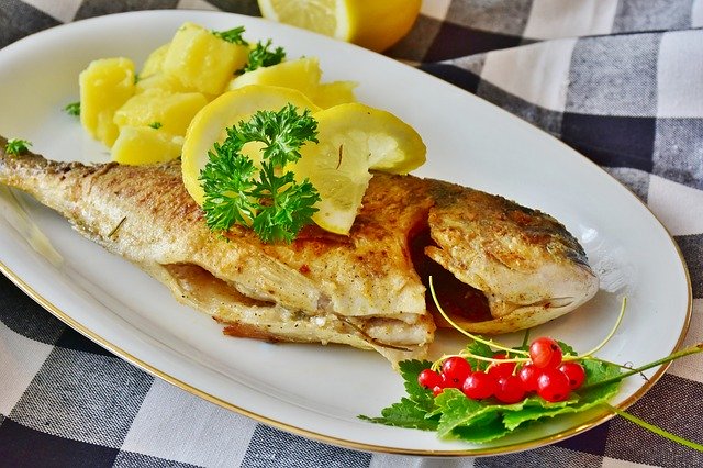 Despide el verano con una ensalada de piña y pollo en la Thermomix receta