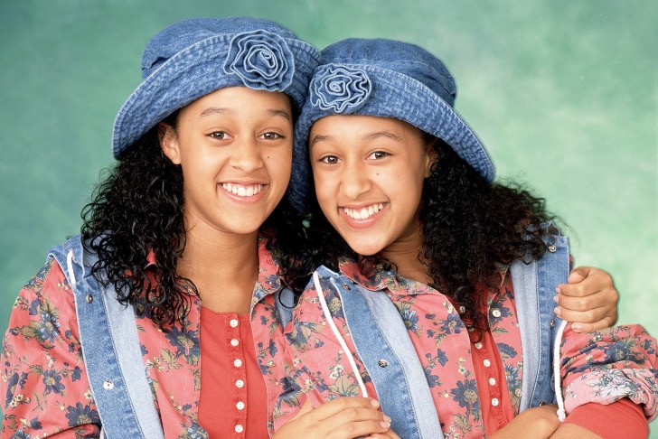 Tia & Tamara Mowry  en la serie "Cosas de Hermanas"